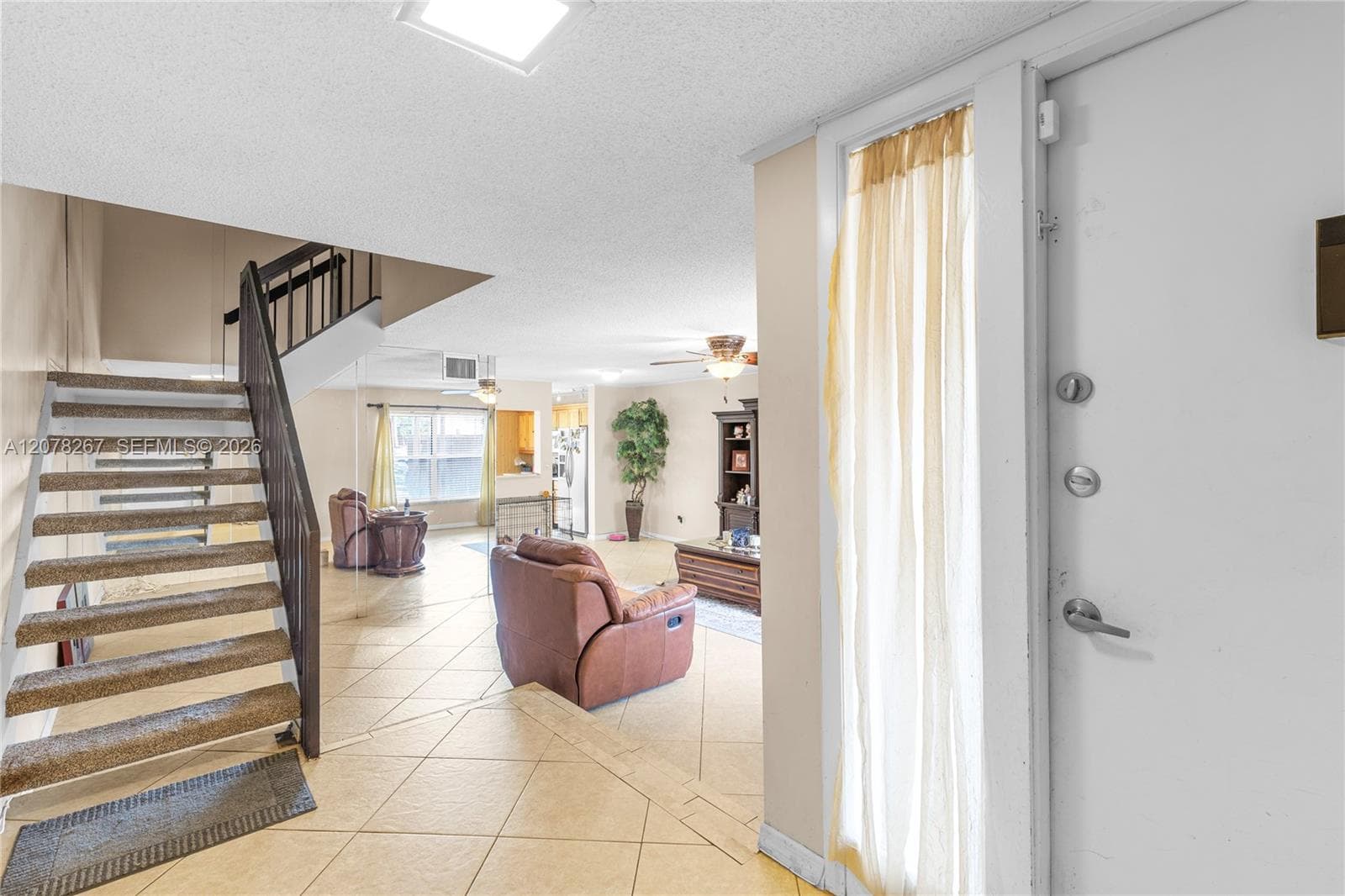 1231 W Fairway Rd, Pembroke Pines, FL 33026 — zdjęcie 2