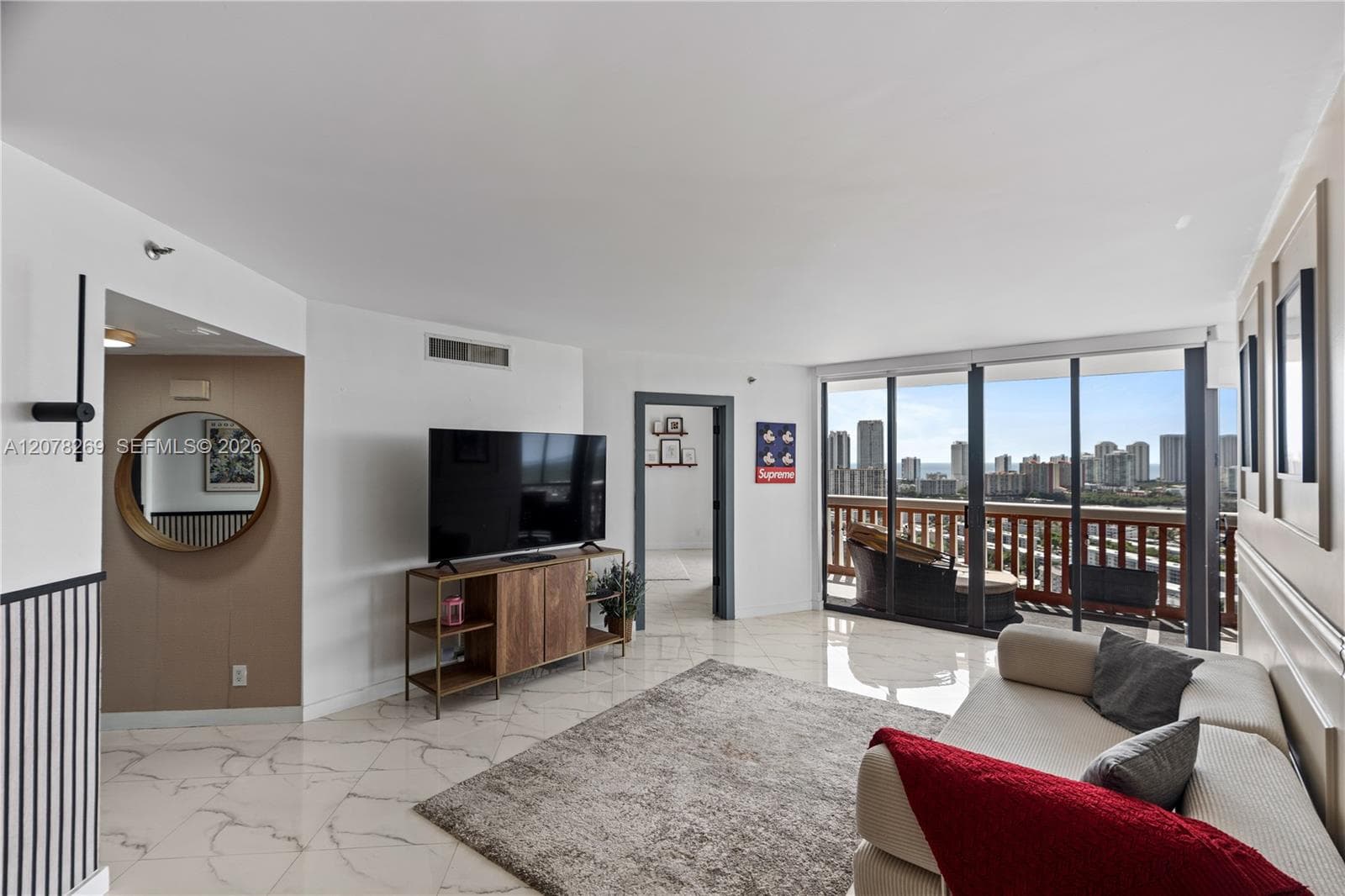 1000 W Island Blvd # 2803, Aventura, FL 33160