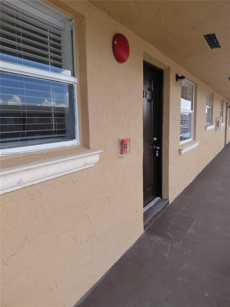 5461 W 24th Ave # 67, Hialeah, FL 33016