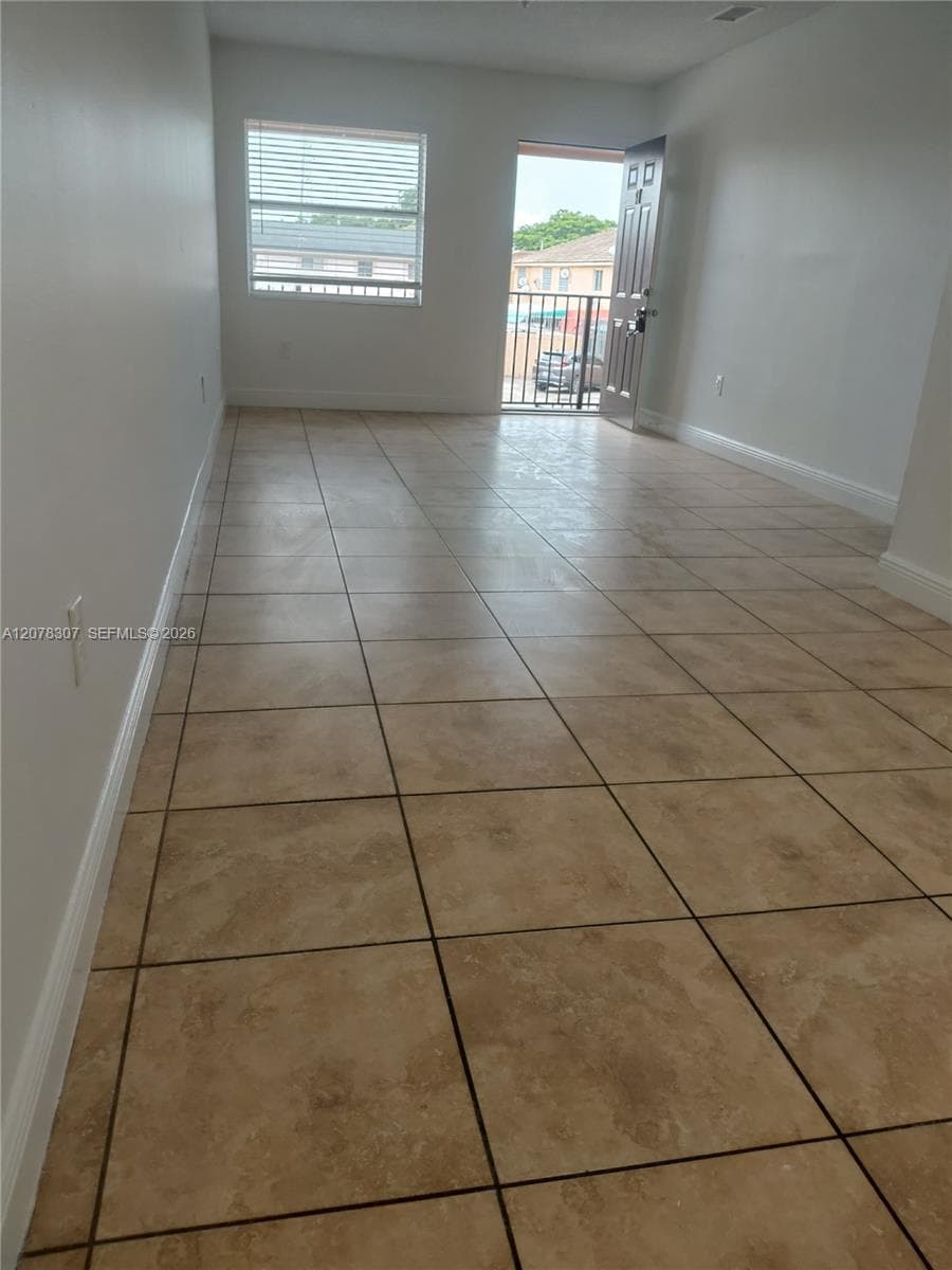 5461 W 24th Ave # 67, Hialeah, FL 33016 — zdjęcie 4