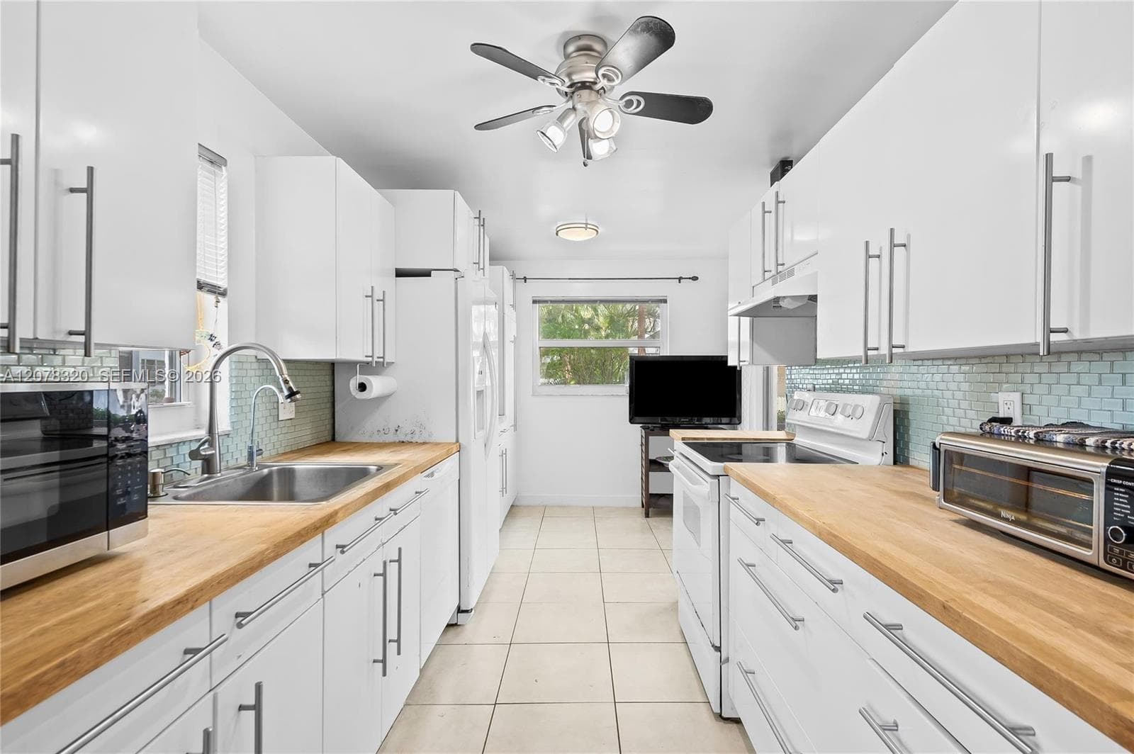 8002 Lagos De Campo Blvd # B-101, Tamarac, FL 33321 — zdjęcie 2
