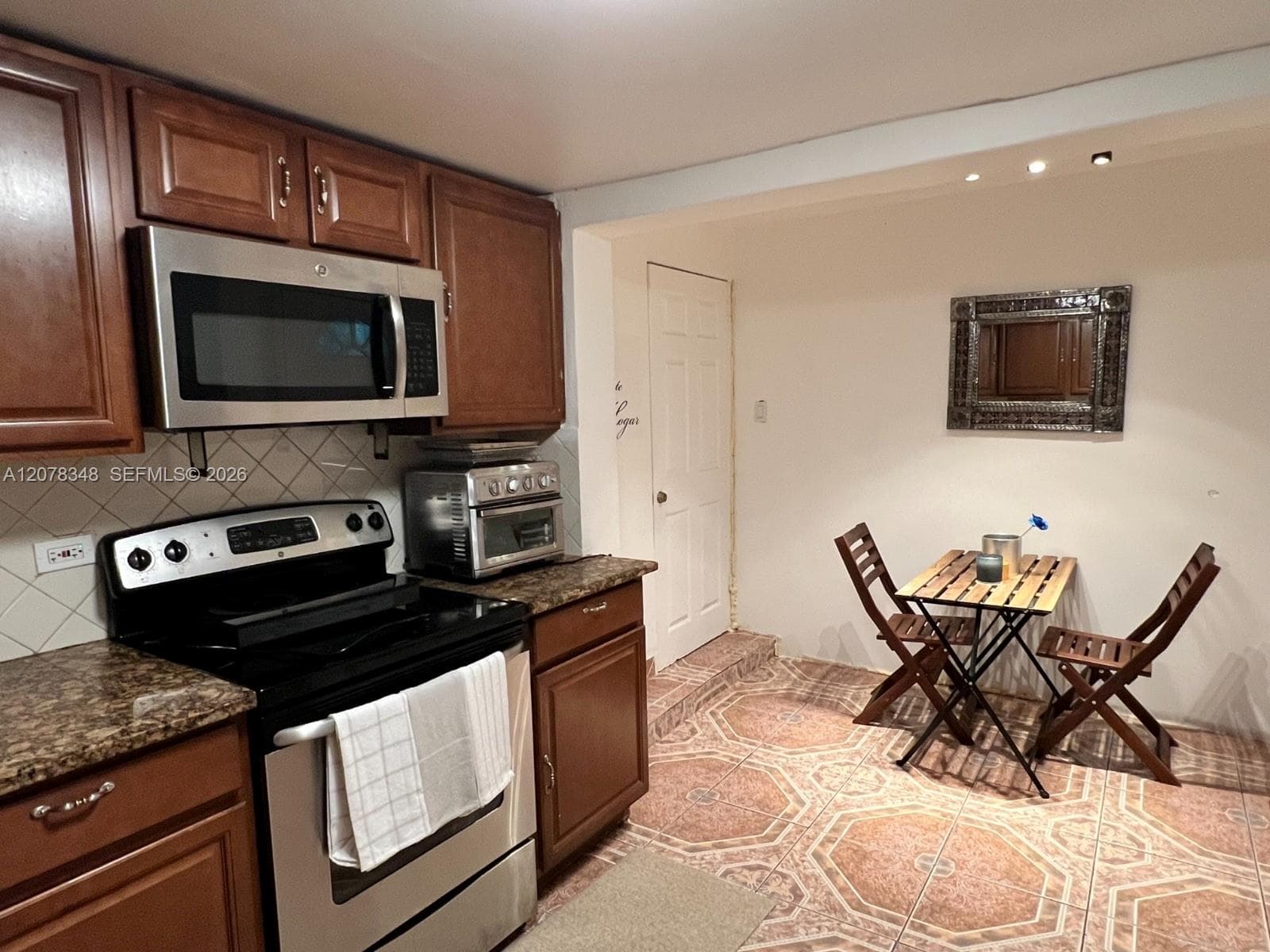 6725 N Miami Ave, Miami, FL 33150 — zdjęcie 2