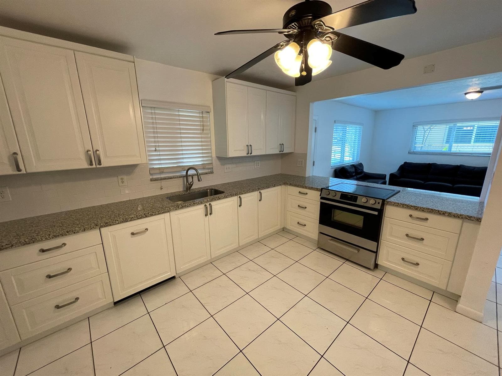 845 NW 10TH Avenue, Dania Beach, FL 33004 — zdjęcie 3