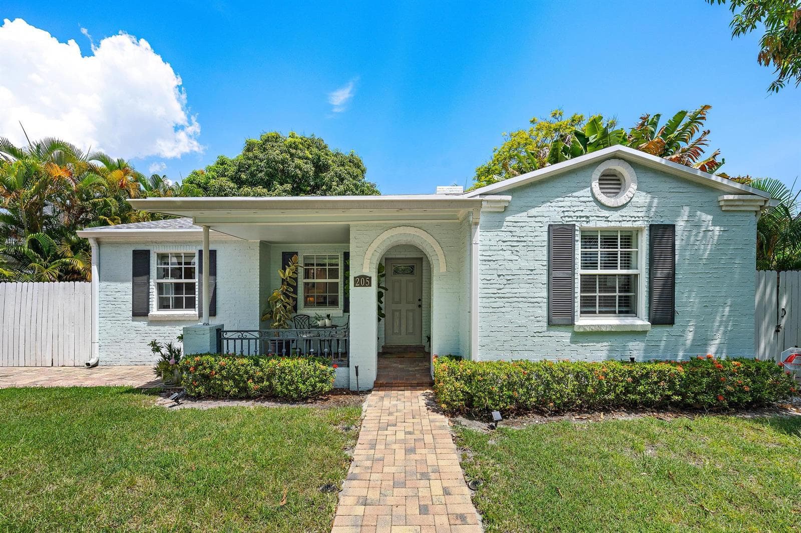205 Wenonah Place, West Palm Beach, FL 33405