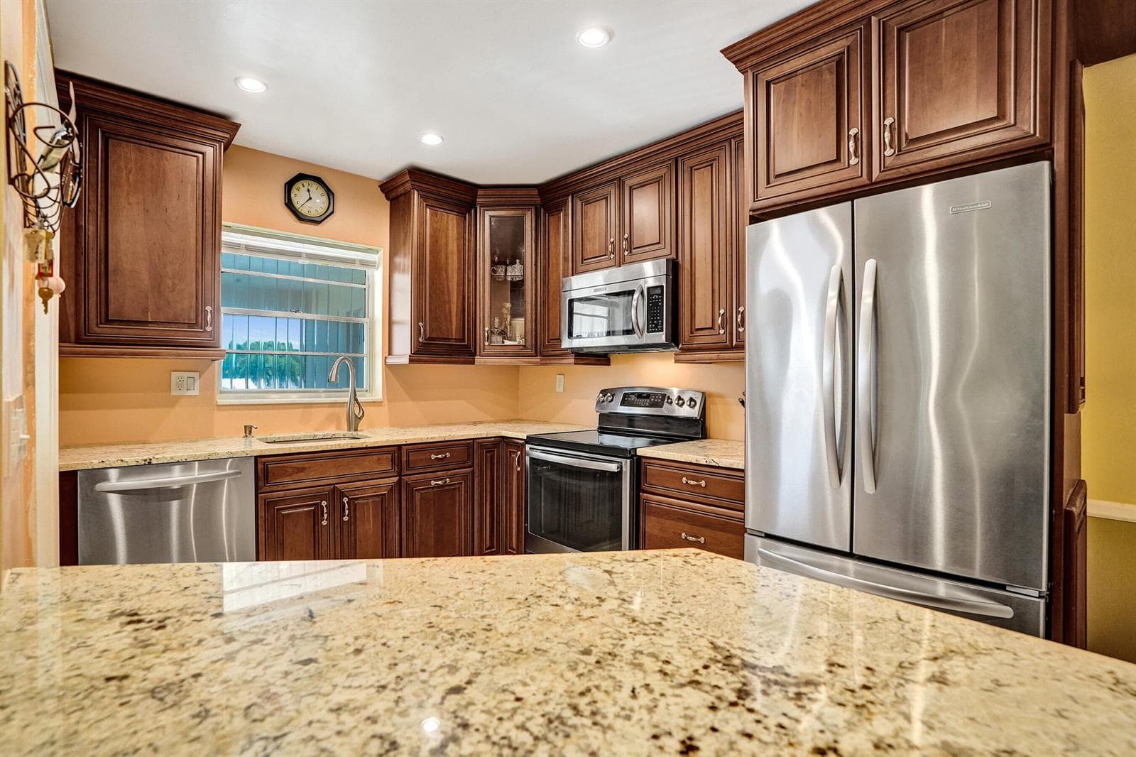 2121 NE 68TH Street # 202, Fort Lauderdale, FL 33308 — zdjęcie 2