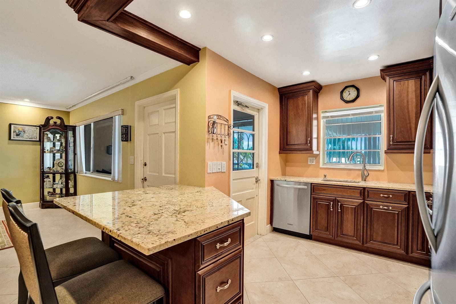 2121 NE 68TH Street # 202, Fort Lauderdale, FL 33308 — zdjęcie 3