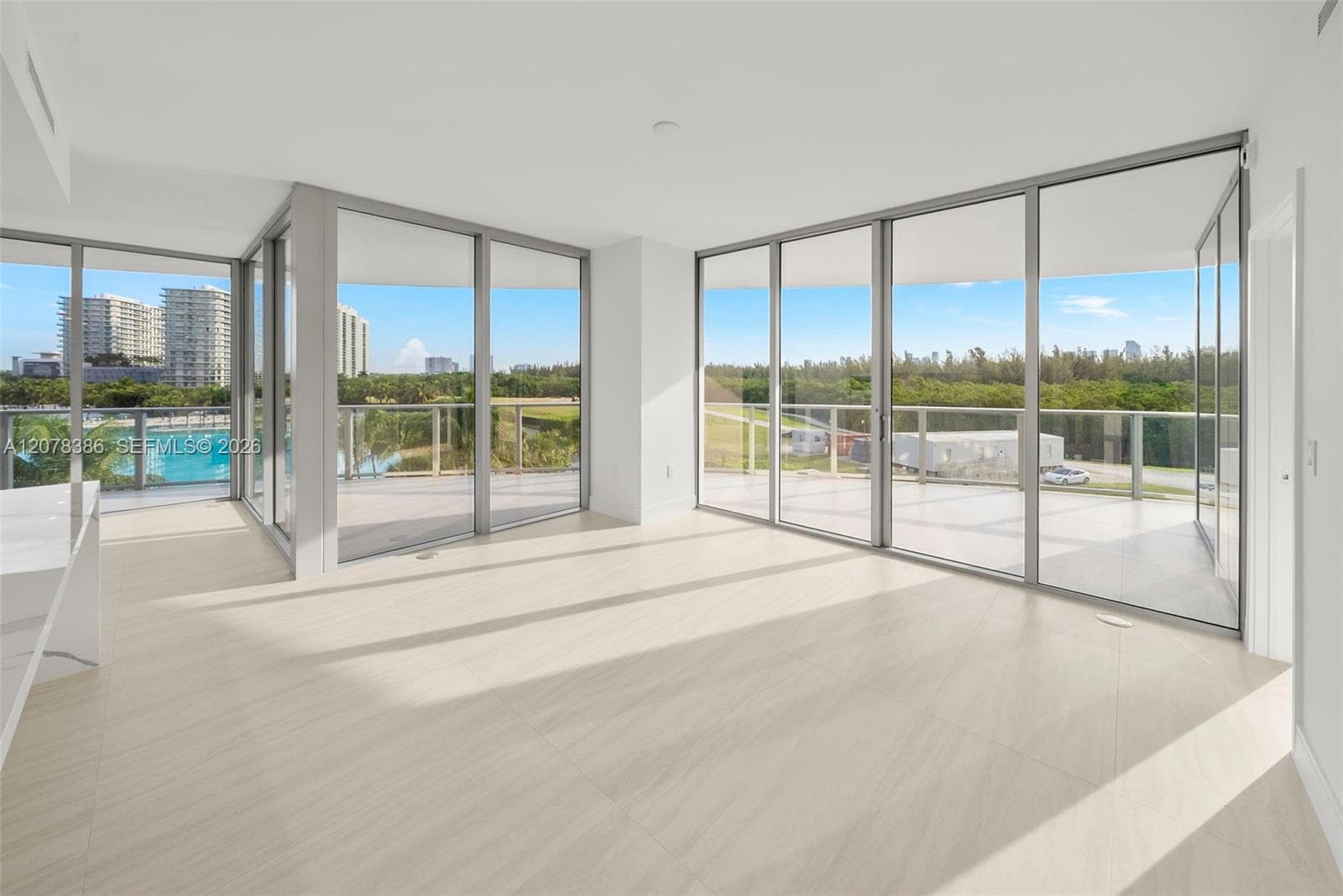 2411 Laguna Cir # 311, North Miami, FL 33181 — zdjęcie 2