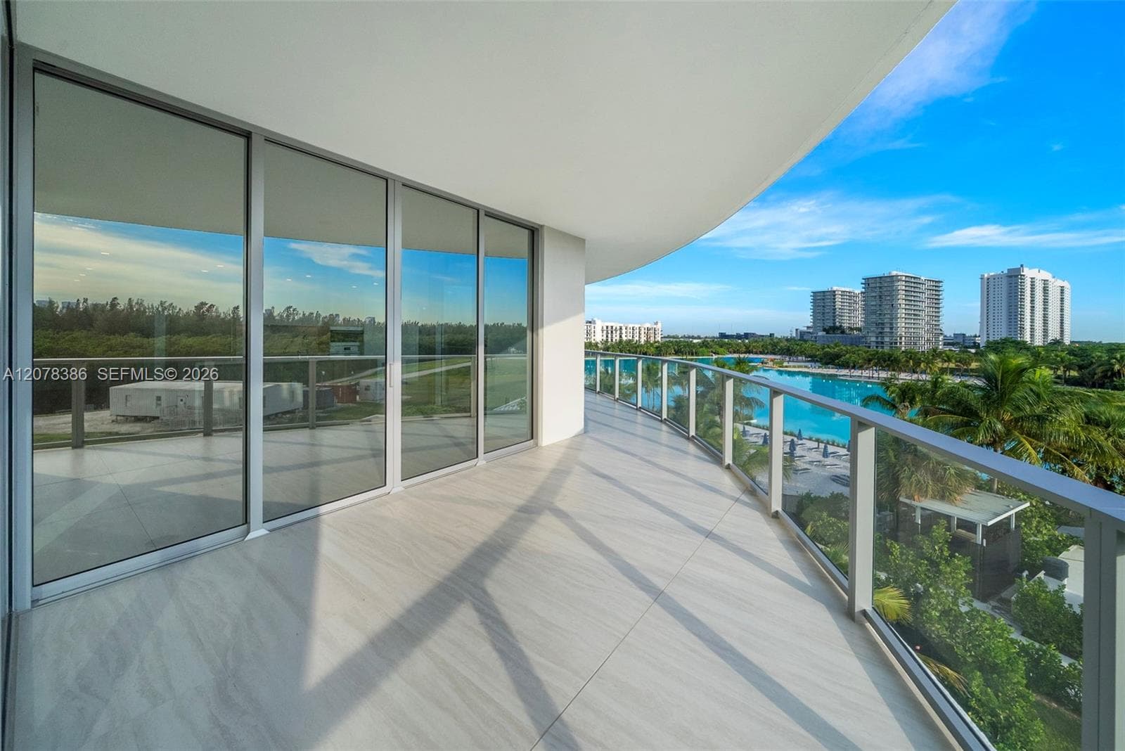 2411 Laguna Cir # 311, North Miami, FL 33181 — zdjęcie 3