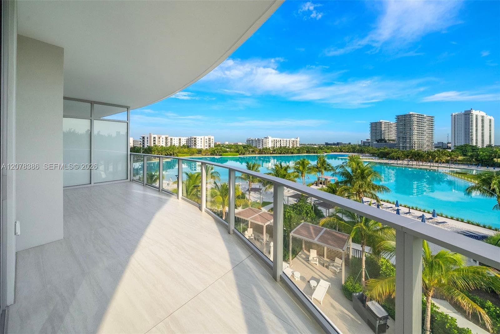 2411 Laguna Cir # 311, North Miami, FL 33181 — zdjęcie 4