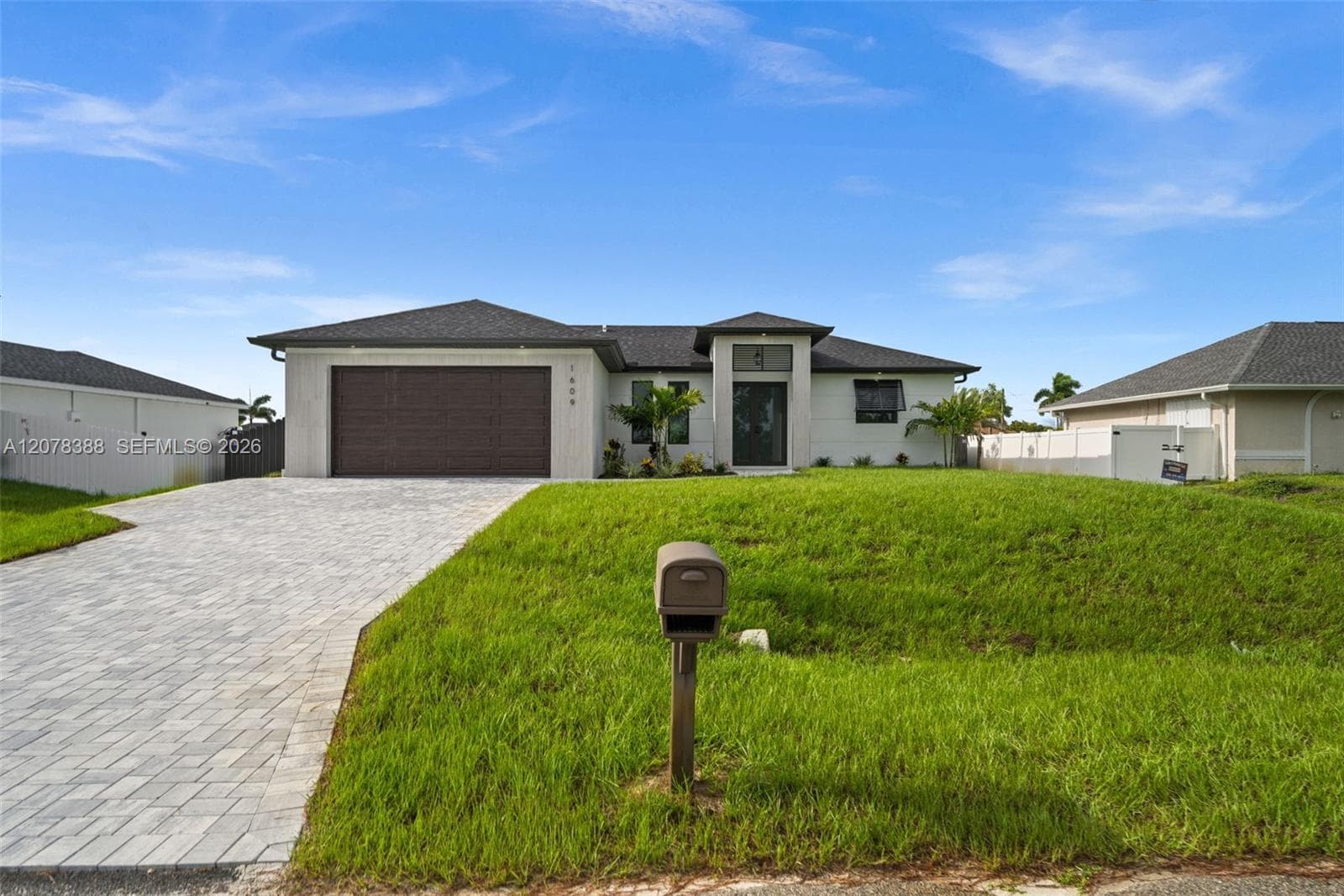 1609 NW 16th Ter, Cape Coral, FL 33993 — zdjęcie 2