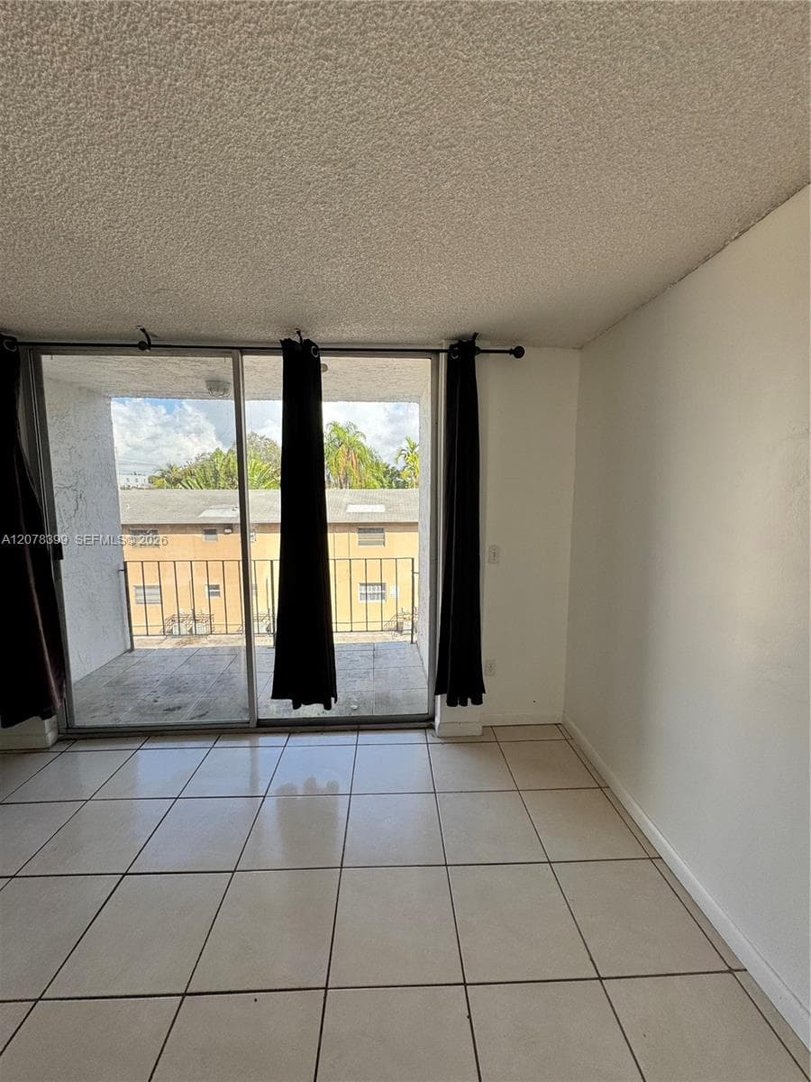 12105 NE 6th Ave # 304, North Miami, FL 33161 — zdjęcie 3