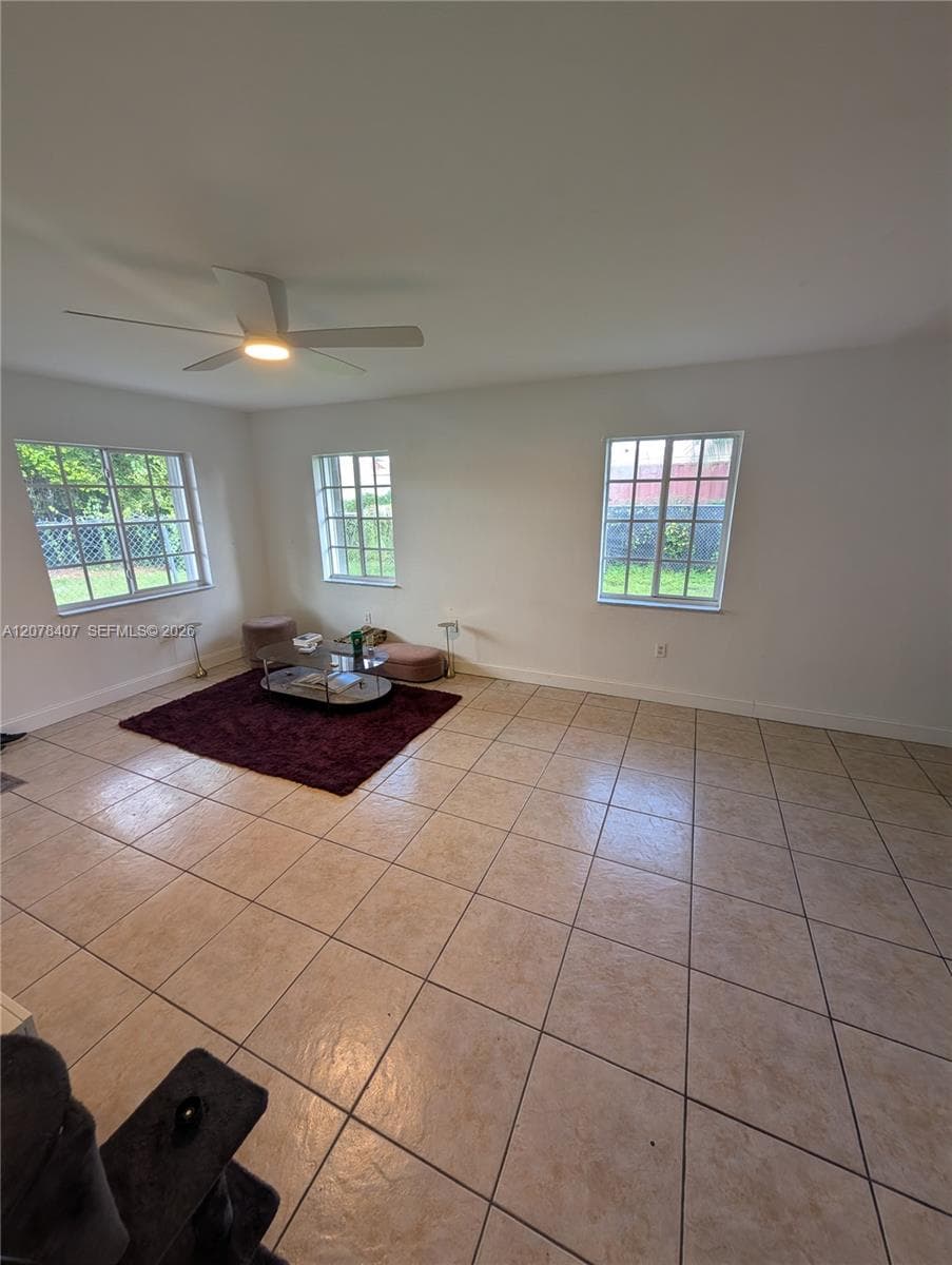225 NW 53rd St # R, Miami, FL 33127 — zdjęcie 3