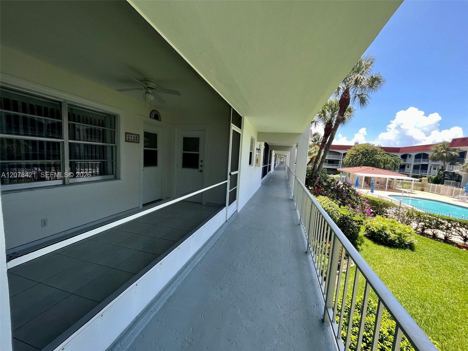 581 Blue Heron Dr # 212-B, Hallandale Beach, FL 33009 — zdjęcie 4