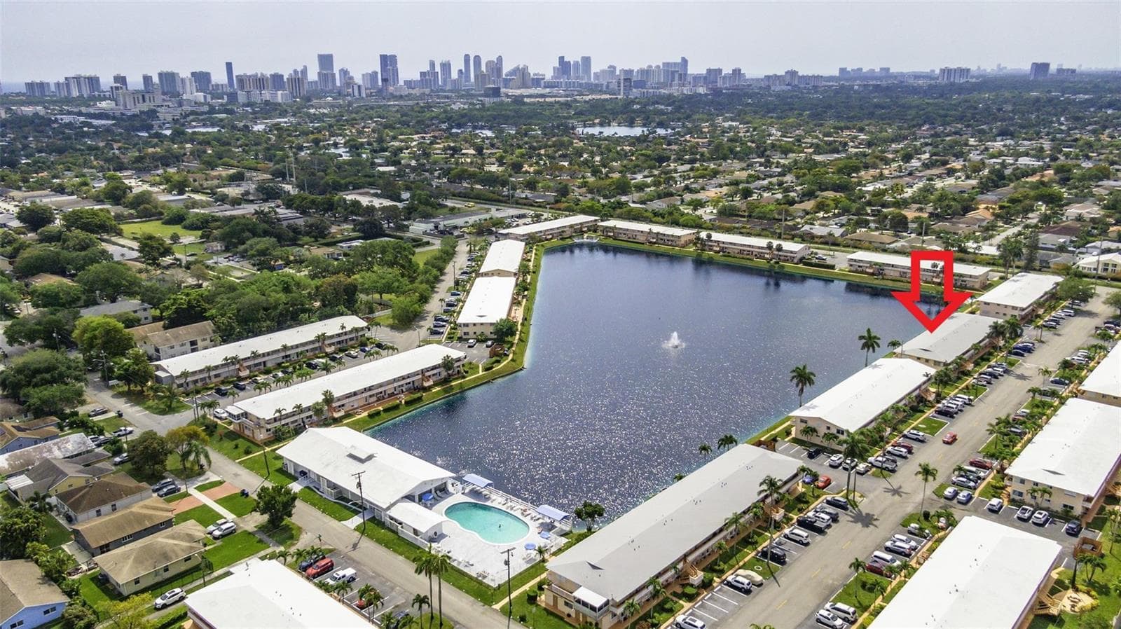 925 SW 11th Avenue # Unit j17, Hallandale Beach, FL 33009 — zdjęcie 2