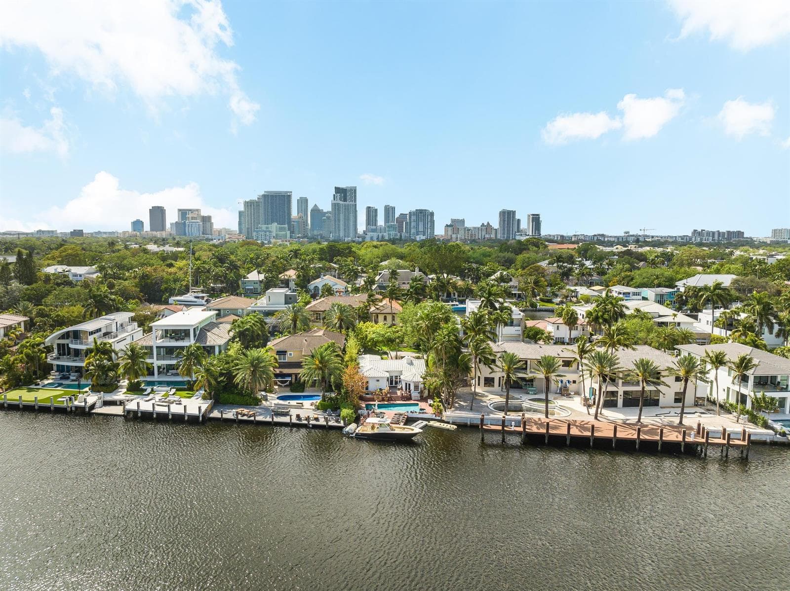 124 S GORDON Road, Fort Lauderdale, FL 33301 — zdjęcie 2
