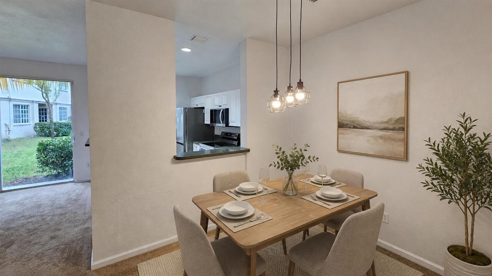 2022 ISLAND Drive, Riviera Beach, FL 33404 — zdjęcie 2