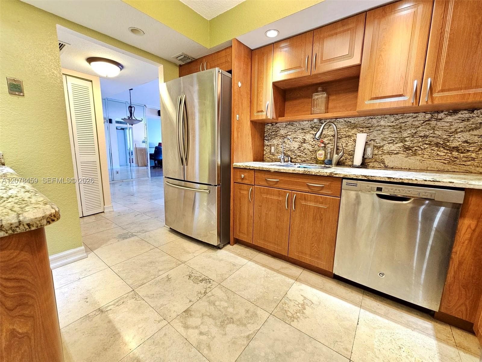 427 Golden Isles Dr # 16E, Hallandale Beach, FL 33009 — zdjęcie 5