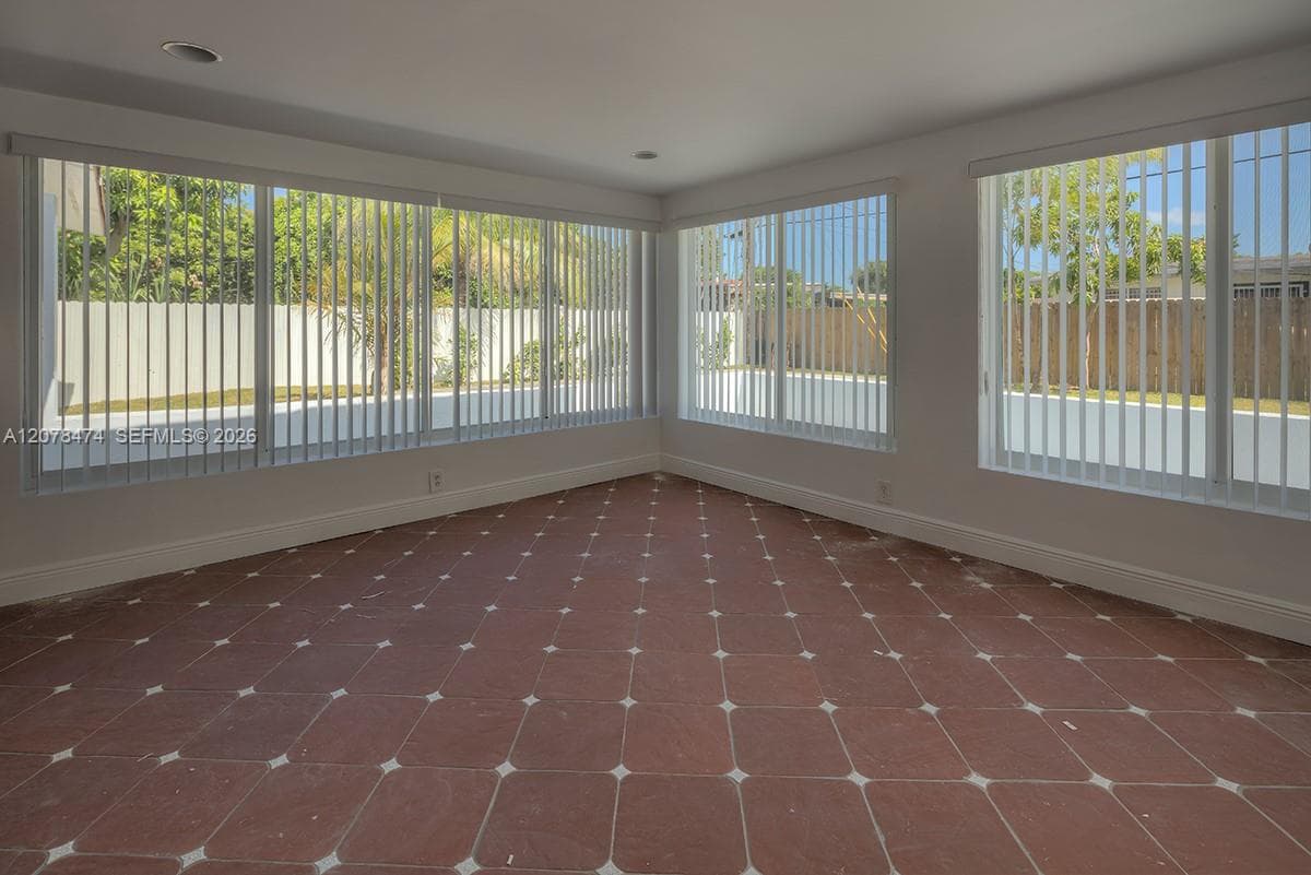 160 NW 199th St # 1, Miami Gardens, FL 33169 — zdjęcie 3