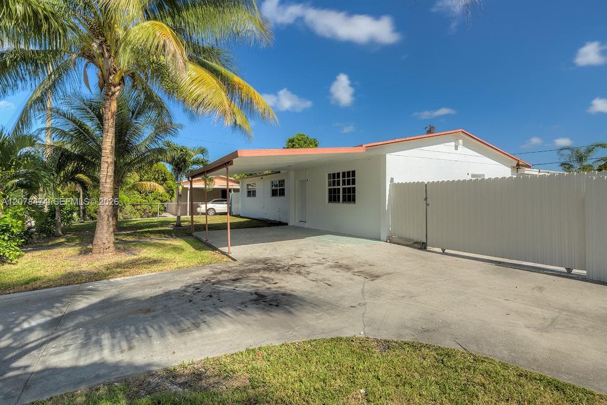 160 NW 199th St # 1, Miami Gardens, FL 33169