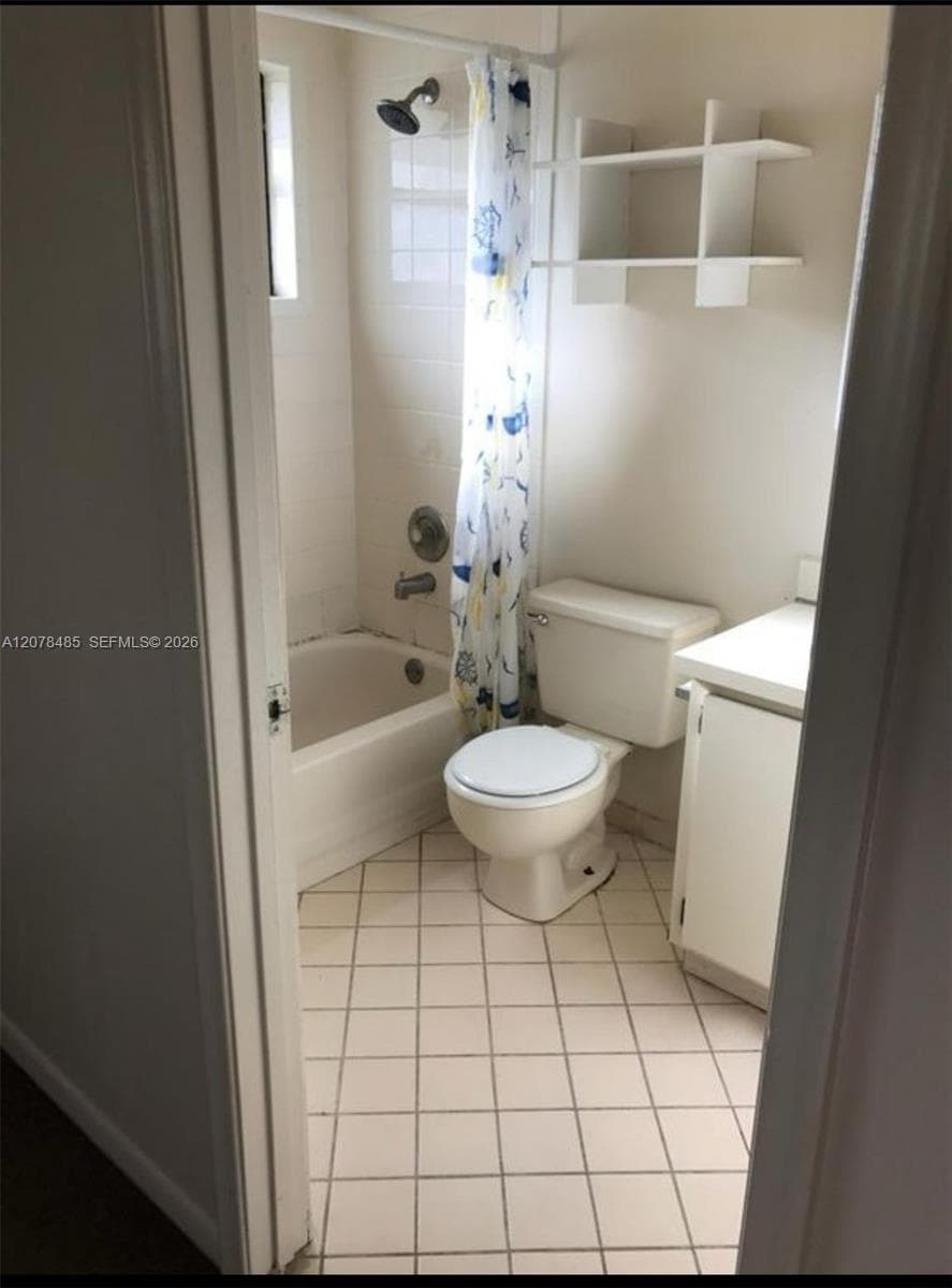 1017 SW 8th St # A, Hallandale Beach, FL 33009 — zdjęcie 3