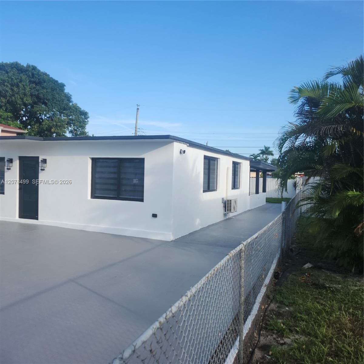 730 E 17th St, Hialeah, FL 33010 — zdjęcie 3