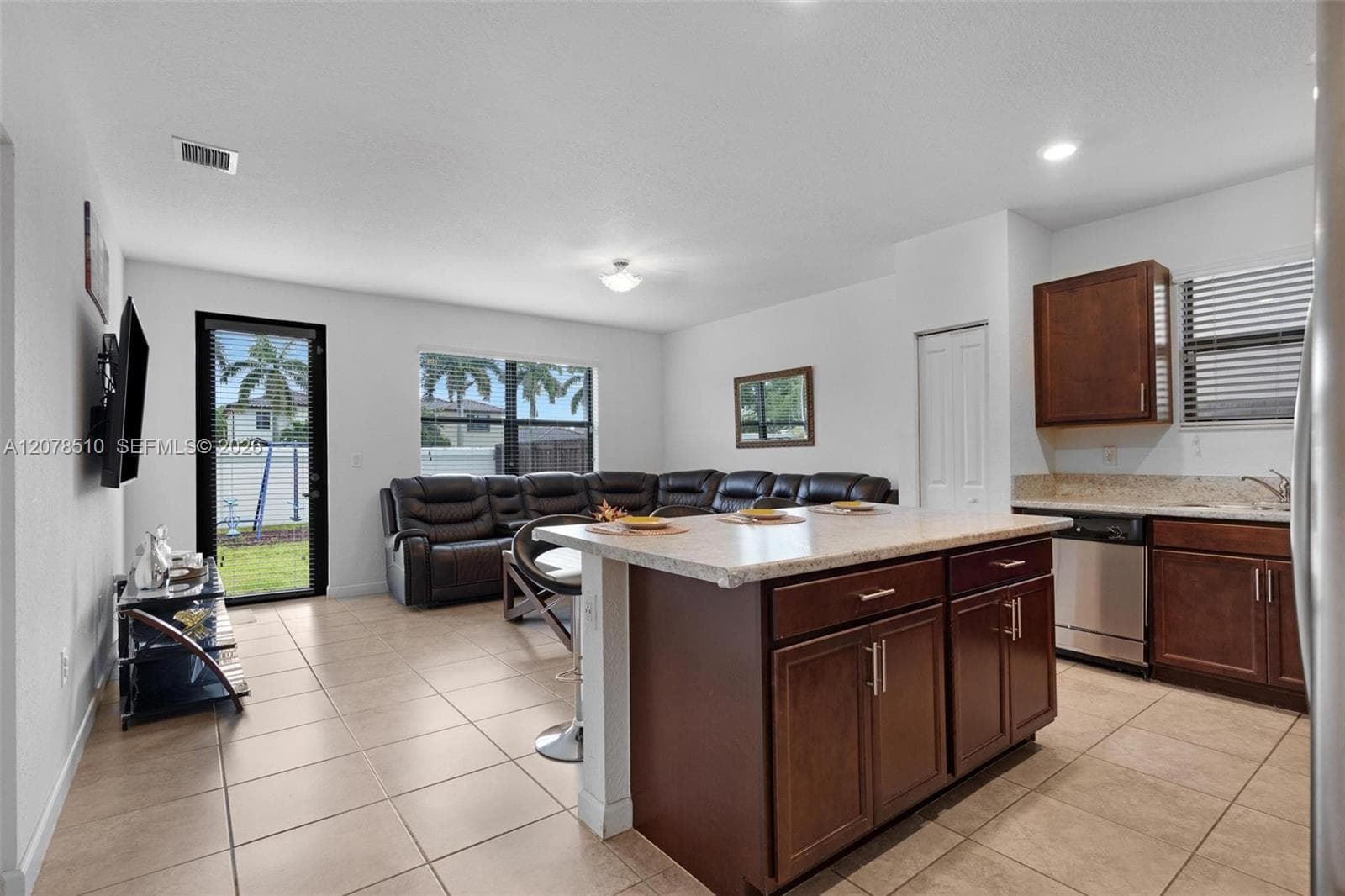 2475 SE 1st St, Homestead, FL 33033 — zdjęcie 4