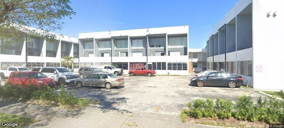 1305 W 46th St # 108, Hialeah, FL 33012 — zdjęcie 2