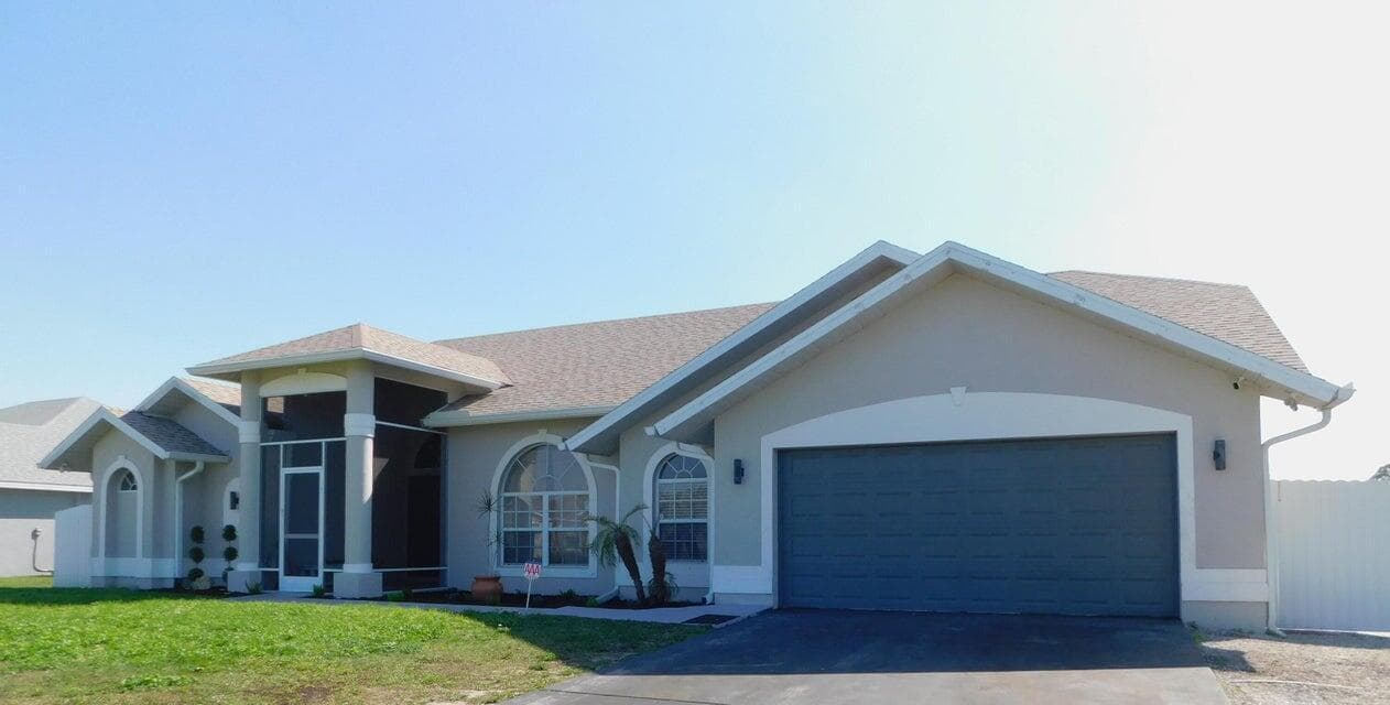 680 MANHATTAN Street E, Lehigh Acres, FL 33974 — zdjęcie 2