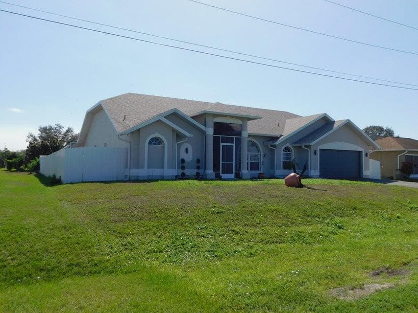 680 MANHATTAN Street E, Lehigh Acres, FL 33974 — zdjęcie 5