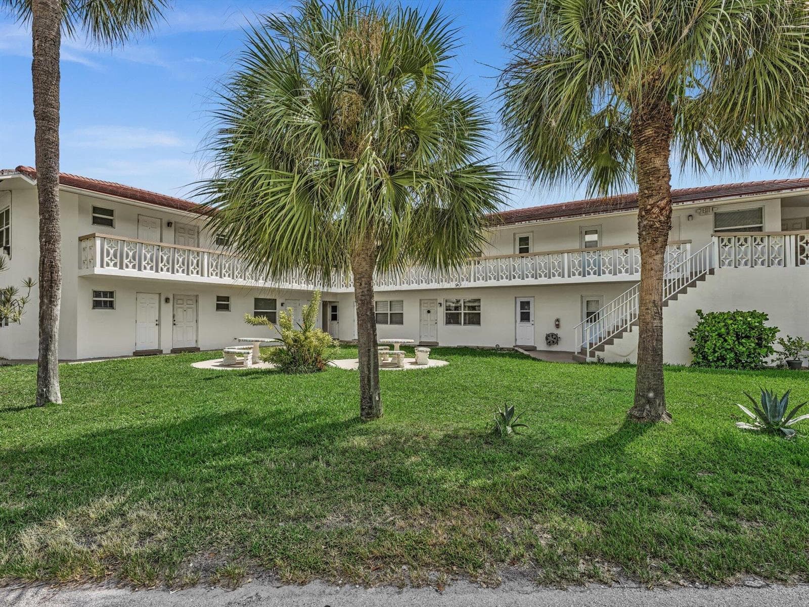 90 NE 19th Avenue, Deerfield Beach, FL 33441