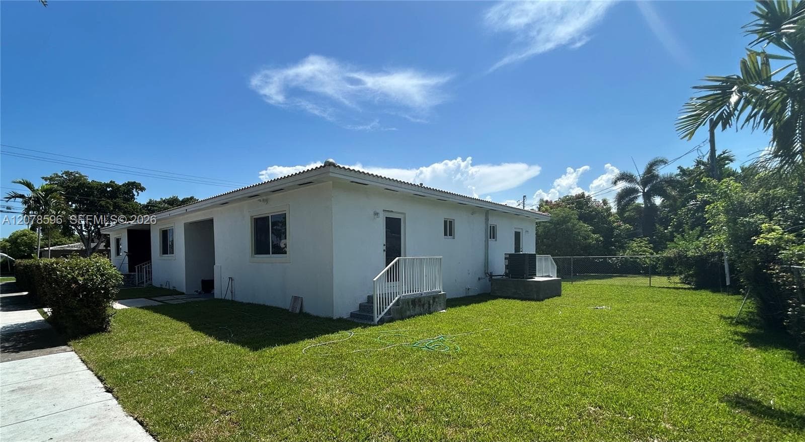 580 Lee Dr, Miami Springs, FL 33166 — zdjęcie 2