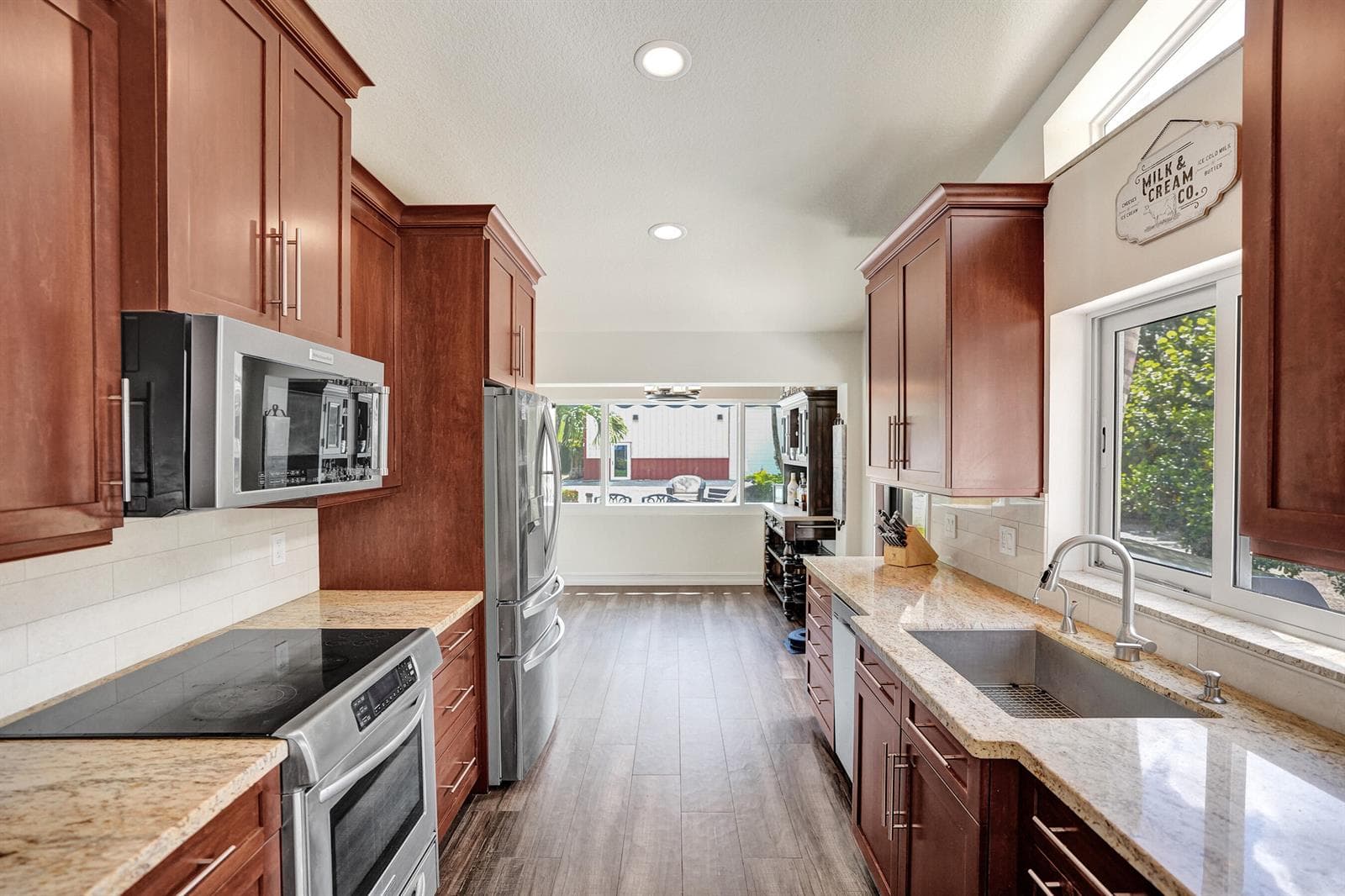 6146 NW 66TH Avenue, Parkland, FL 33067 — zdjęcie 5