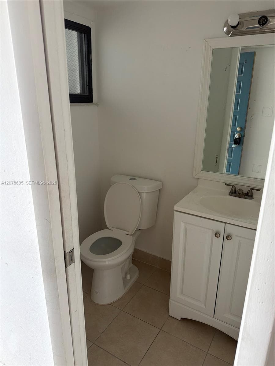 650 NE 149th St # 106F, Miami, FL 33161 — zdjęcie 2