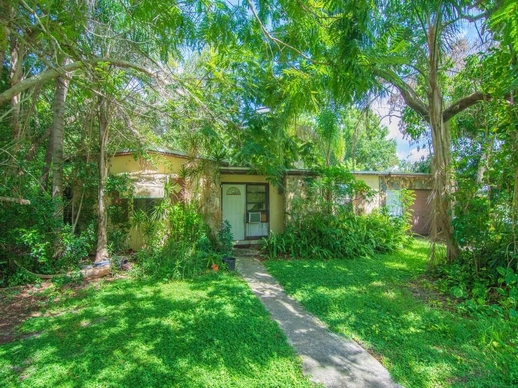 490 Sandia Avenue, Port St. Lucie, FL 34983