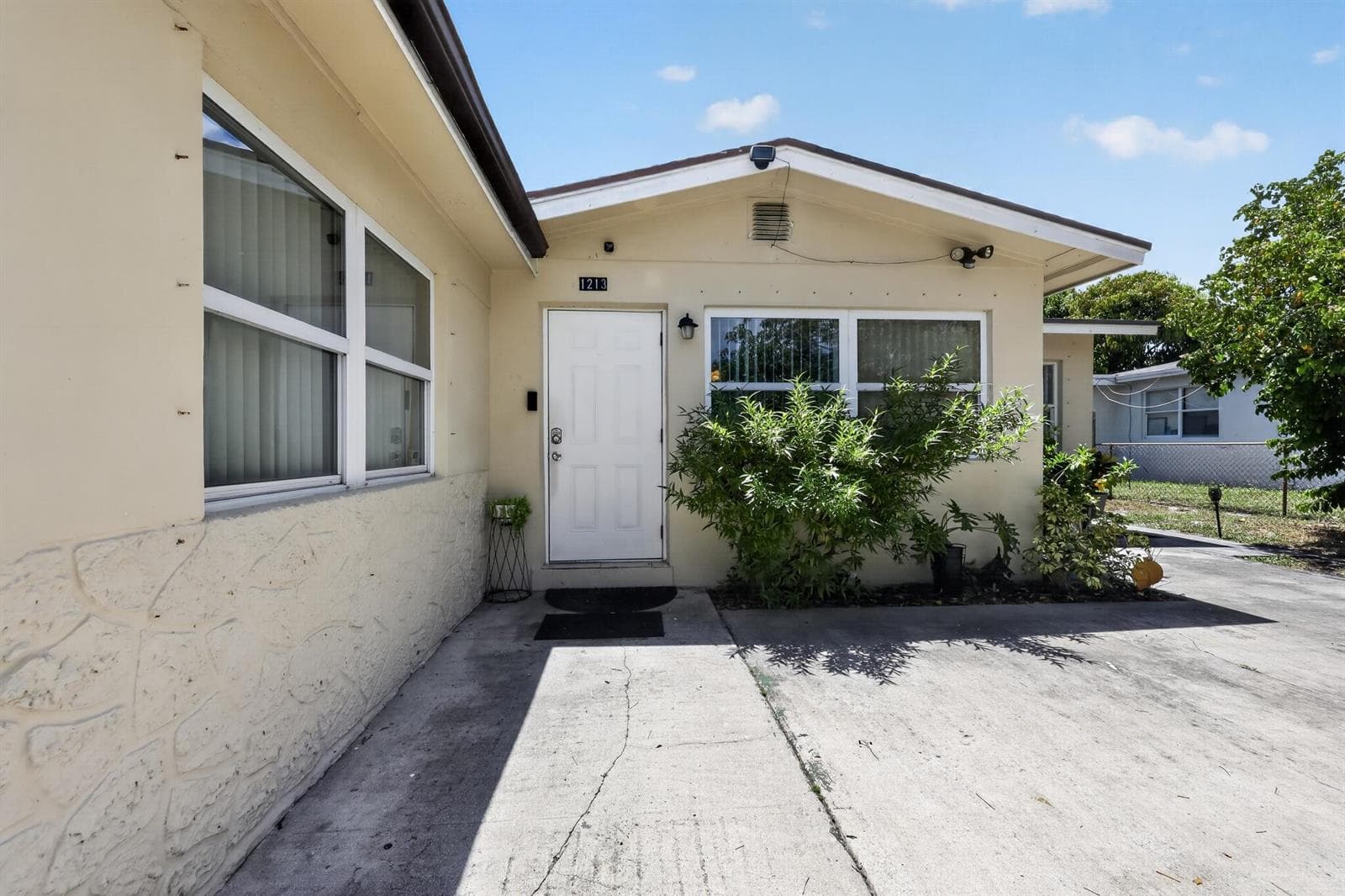 1213 14TH Avenue S, FL 33460