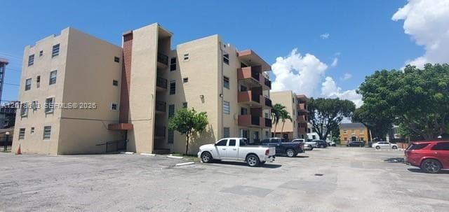 677 SW 9th Ave # 102, Miami, FL 33130