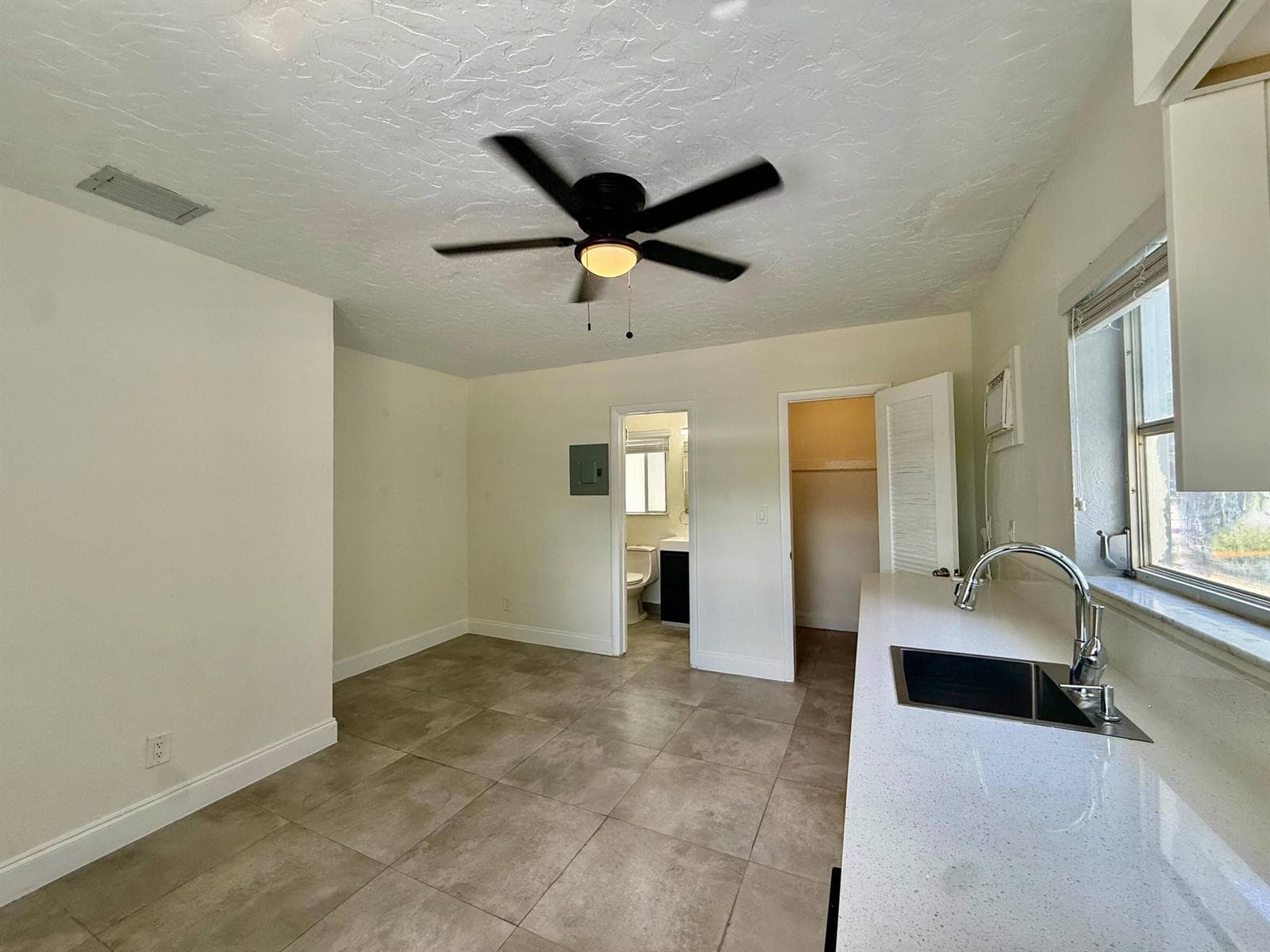 3684 NE 11th Avenue # Unit 4, Oakland Park, FL 33334 — zdjęcie 2