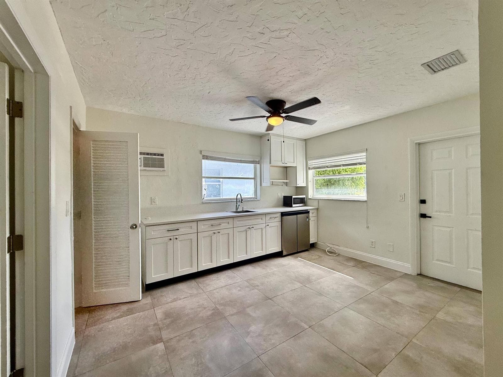3684 NE 11th Avenue # Unit 4, Oakland Park, FL 33334 — zdjęcie 5