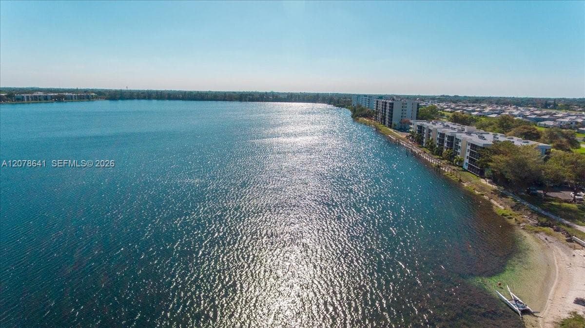 110 Lake Emerald Dr # 403, Oakland Park, FL 33309