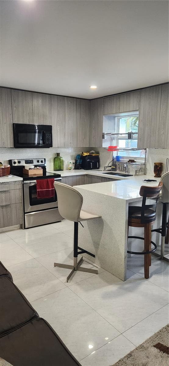 150 NW 17th Ct, Miami, FL 33125 — zdjęcie 4