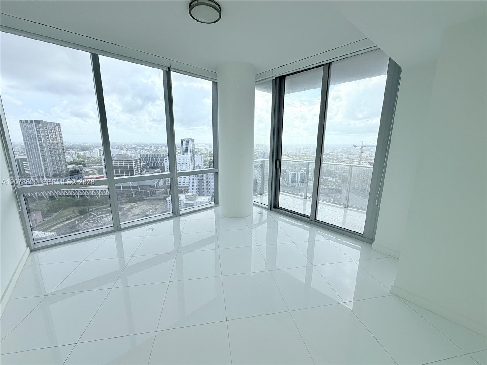 851 NE 1st Ave # 3202, Miami, FL 33132 — zdjęcie 2