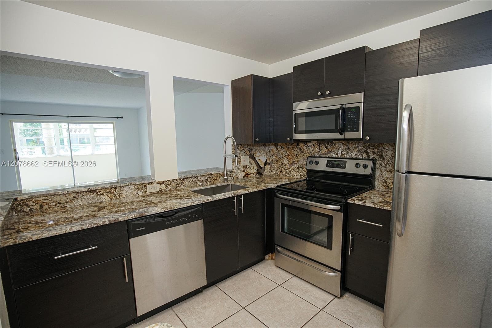 232 NE 12th Ave # 103, Hallandale Beach, FL 33009 — zdjęcie 4