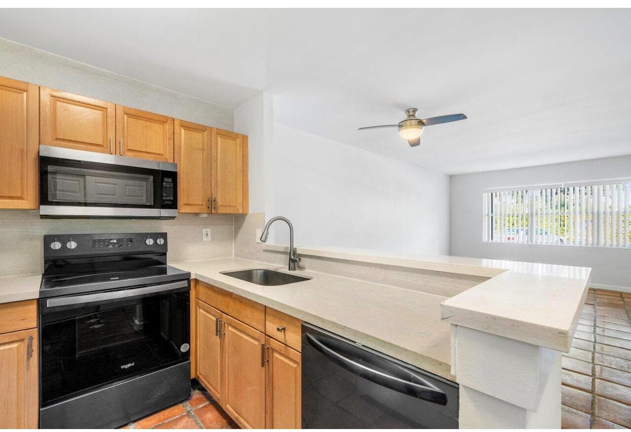 420 SE 2nd Avenue # 2, Deerfield Beach, FL 33441 — zdjęcie 2