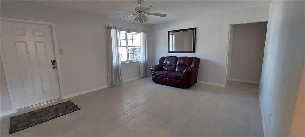 738 SW 5th Avenue, Hallandale Beach, FL 33009 — zdjęcie 3