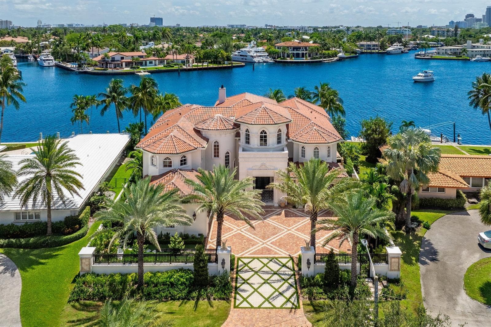 745 Middle River Drive, Fort Lauderdale, FL 33304 — zdjęcie 2