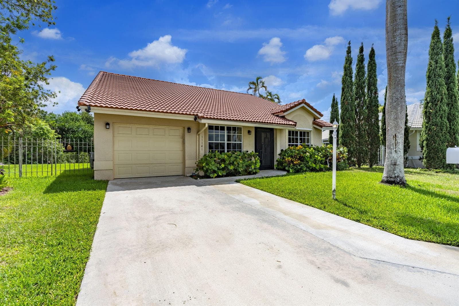11140 LAKEAIRE Circle, Boca Raton, FL 33498