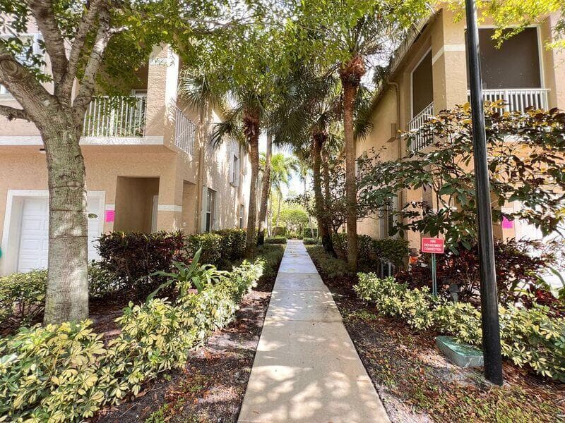 117 Lighthouse Circle # J, Tequesta, FL 33469