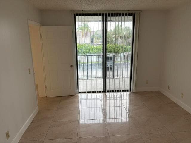 708 EXECUTIVE CENTER Drive # 210, West Palm Beach, FL 33401 — zdjęcie 3