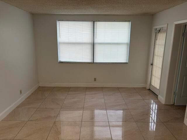 708 EXECUTIVE CENTER Drive # 210, West Palm Beach, FL 33401 — zdjęcie 5