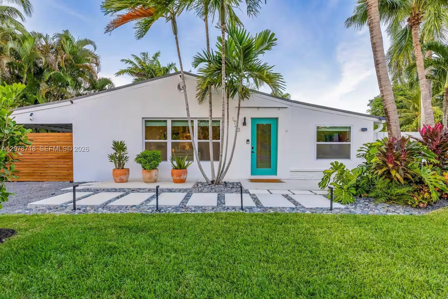 1743 NE 16th St, Fort Lauderdale, FL 33304 — zdjęcie 2